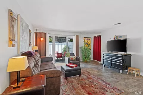97 Belvedere Ct, Napa, CA 94559