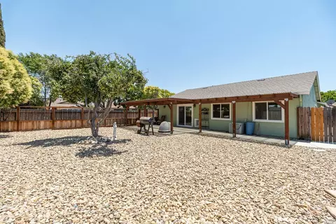 2410 Marquette Way, Fairfield, CA 94533