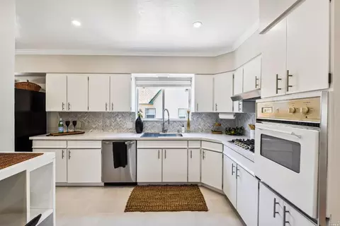 1414 Illinois St, Vallejo, CA 94590 photo 10