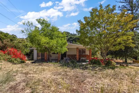 725 Kendall Ave, Crockett, CA 94525