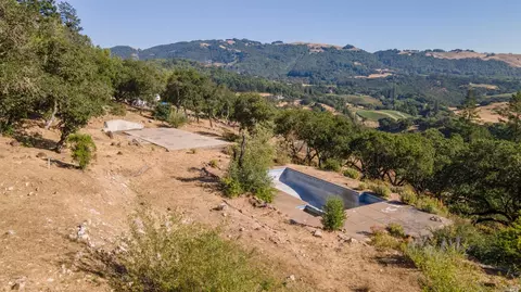 2896 Bardy Rd, Santa Rosa, CA 95404