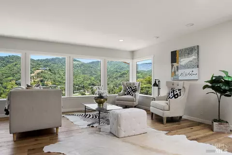 63 Eagle Dr, Novato, CA 94949