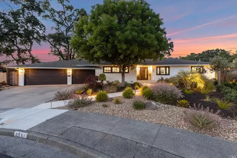 2561 Barona Pl, Santa Rosa, CA 95405