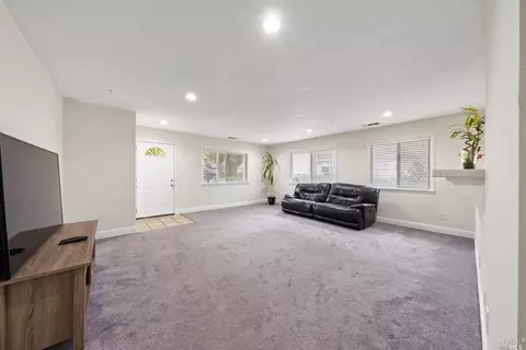 269 Idora Ave, Vallejo, CA 94591 photo 4