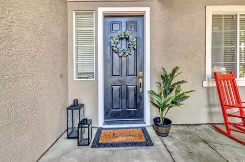 930 Shadow Tree Ct, Vacaville, CA 95687 photo 4