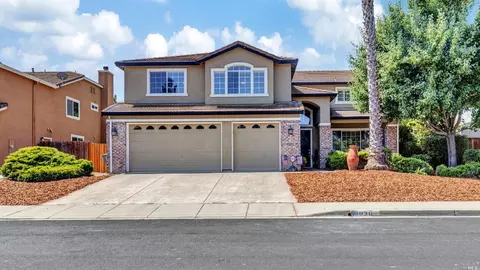 930 Shadow Tree Ct, Vacaville, CA 95687
