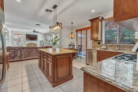 930 Shadow Tree Ct, Vacaville, CA 95687 photo 12