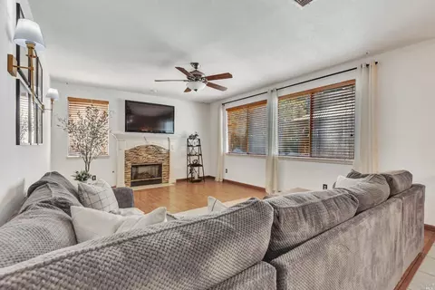 930 Shadow Tree Ct, Vacaville, CA 95687 photo 18