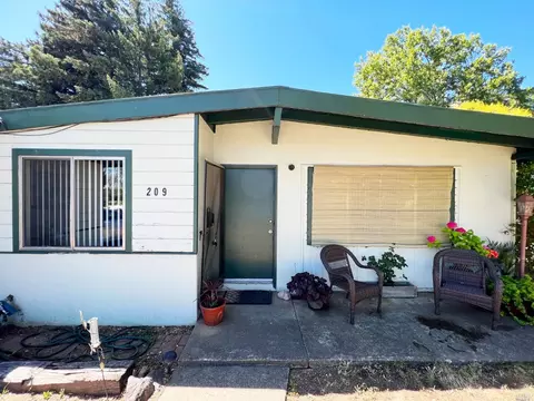 209 Arlington Dr, Ukiah, CA 95482