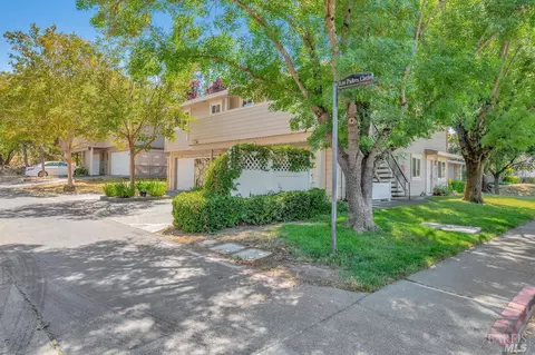 26 Los Padres Cir, Novato, CA 94947