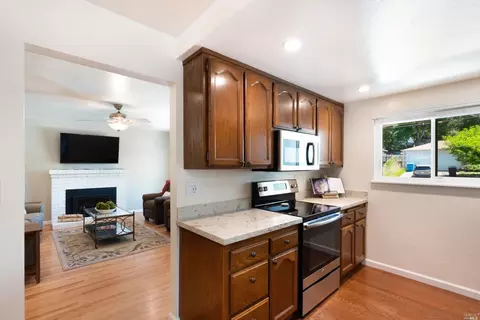 1507 Oakleaf Ave, Healdsburg, CA 95448 photo 4