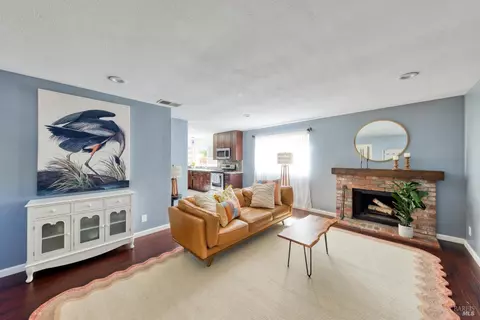 2355 Maria Luz Ct W, Santa Rosa, CA 95401