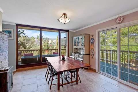606 Lake St, Cloverdale, CA 95425