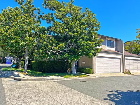 301 Conifer Pl, Novato, CA 94945