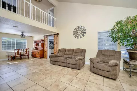 339 Regency Cir, Vacaville, CA 95687 photo 4