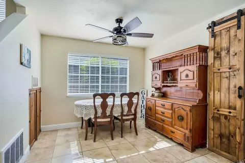 339 Regency Cir, Vacaville, CA 95687 photo 6