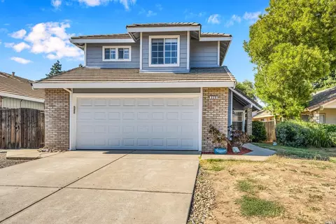 339 Regency Cir, Vacaville, CA 95687 photo 2