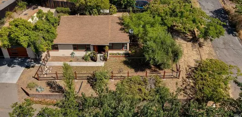 115 Clovercrest Dr, Cloverdale, CA 95425 photo 2