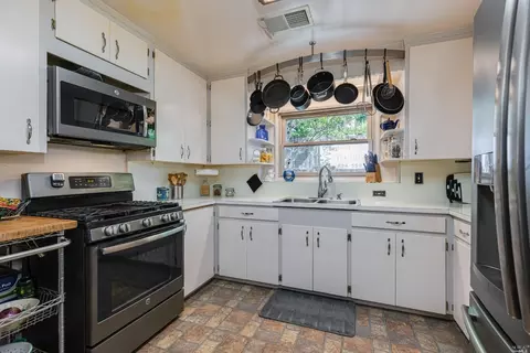 115 Clovercrest Dr, Cloverdale, CA 95425 photo 7