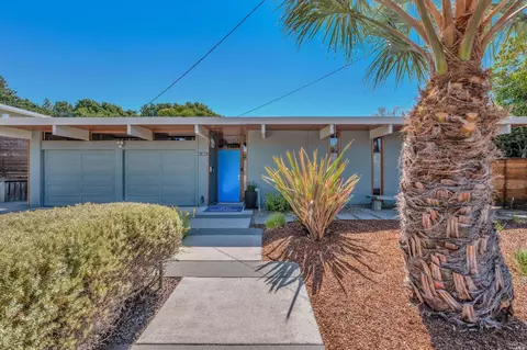 2160 Elderberry Ln, San Rafael, CA 94903