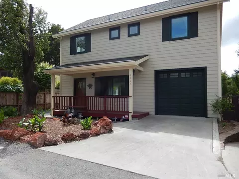 8067 Maple Ave, Forestville, CA 95436