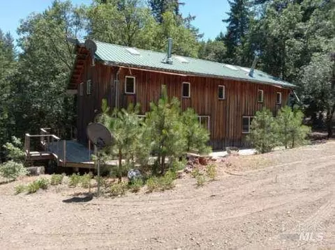 27595 19 N 16 Rd, Potter Valley, CA 95469