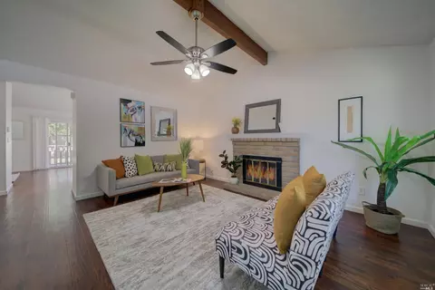 856 La Cruz Ln, Vacaville, CA 95687