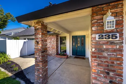235 Sycamore Dr, Dixon, CA 95620 photo 4