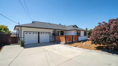 625 Vendola Dr, San Rafael, CA 94903