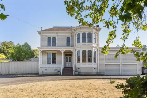 206 Sunnyslope Ave, Petaluma, CA 94952
