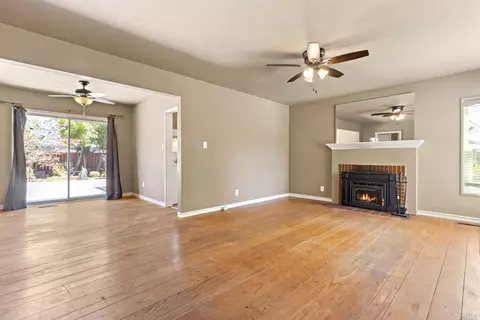 1330 Arkansas St, Vallejo, CA 94590 photo 2