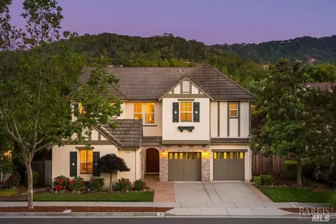 93 Laurelwood Dr, Novato, CA 94949