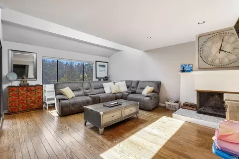 87 Corte Mesa Dr, San Rafael, CA 94901