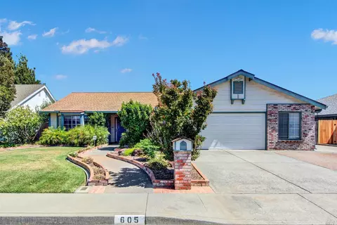 605 Tiburon Ln, Vacaville, CA 95687