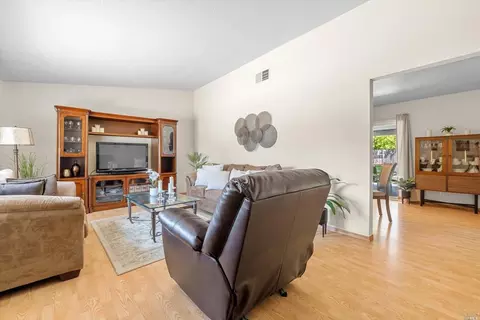 1279 Needham Dr, Vacaville, CA 95687 photo 9
