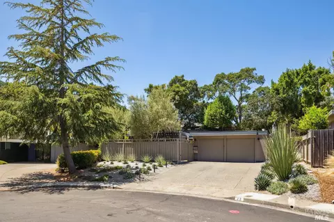 22 Rubicon Ct, San Rafael, CA 94903