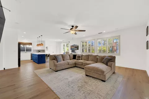 557 Ruby Dr, Vacaville, CA 95687 photo 4