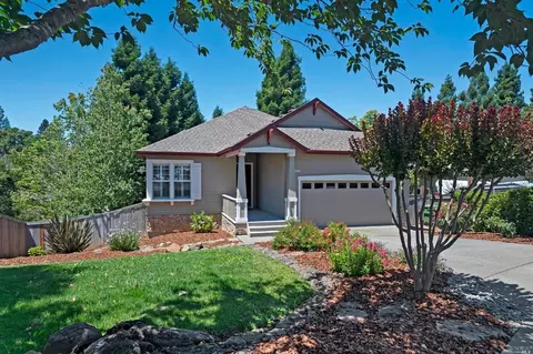 7572 Meadowlark Dr, Sebastopol, CA 95472