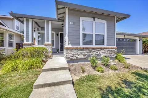 1216 Vintage Greens Dr, Windsor, CA 95492