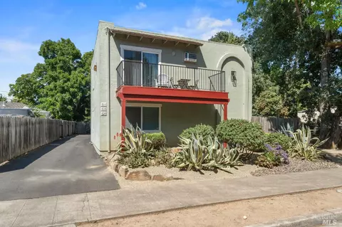 511-525 Riverside Dr, Napa, CA 94559