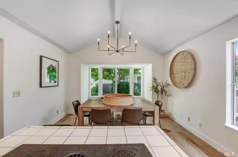 651 Gregory Cir, Sonoma, CA 95476 photo 9