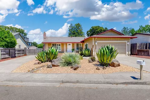 1366 Funston Dr, Santa Rosa, CA 95407