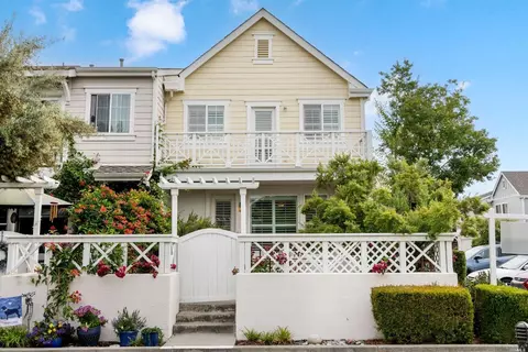 1956 Belgrave Dr, Petaluma, CA 94954