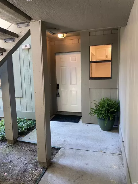 110 Oriole Cir, Novato, CA 94949