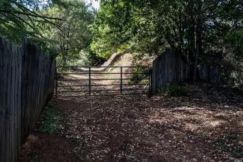 27445 Fish Rock Rd, Yorkville, CA 95494