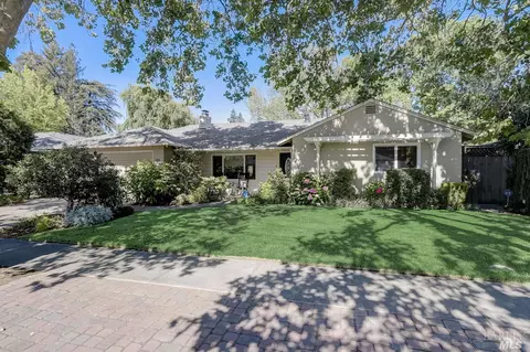 386 Minahen St, Napa, CA 94559
