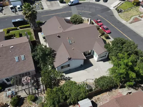708 Sequoia Dr, Fairfield, CA 94533 photo 2
