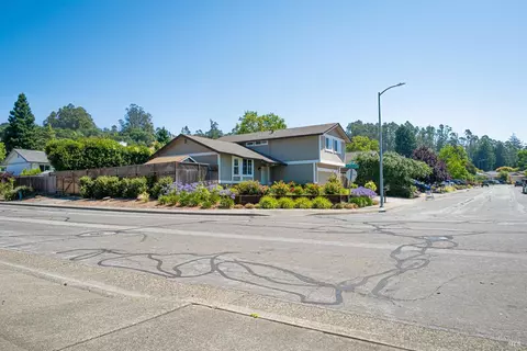 5426 Arnica Way, Santa Rosa, CA 95403