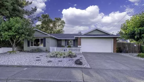 145 Alta Dr, Petaluma, CA 94954