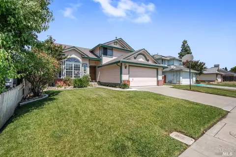844 Oak Brook Dr, Vacaville, CA 95687
